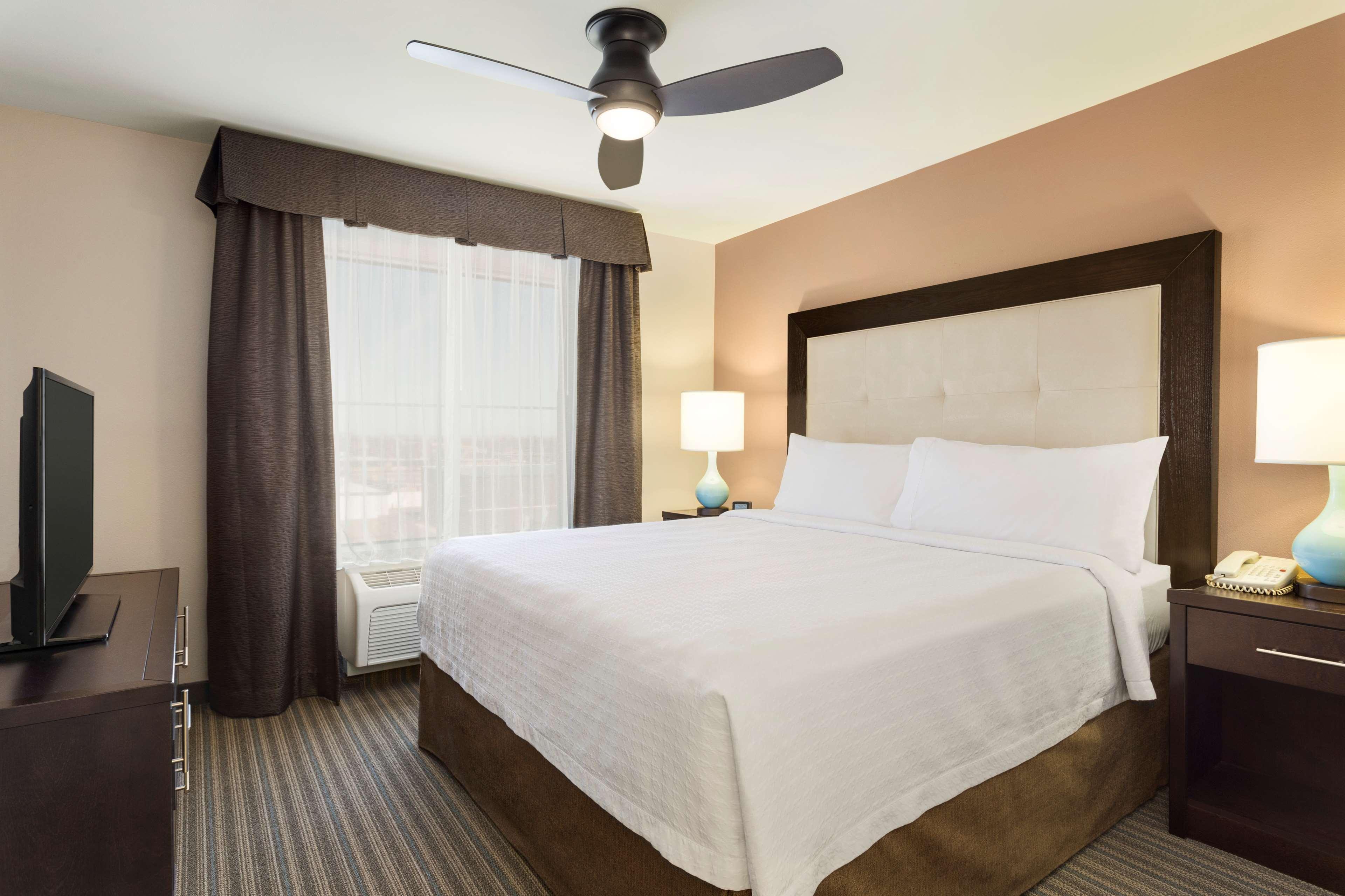 Homewood Suites By Hilton Fargo Exterior photo