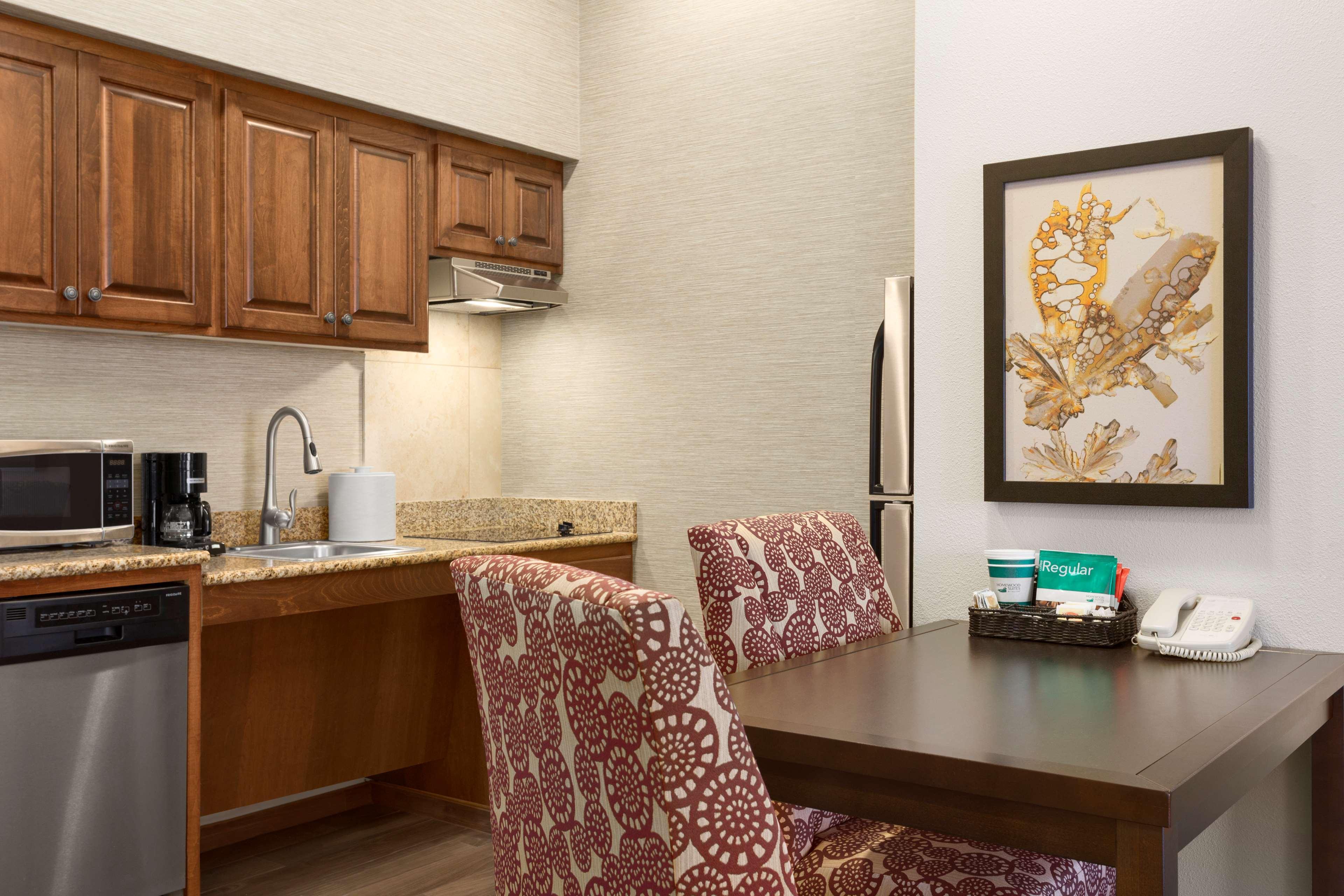 Homewood Suites By Hilton Fargo Exterior photo