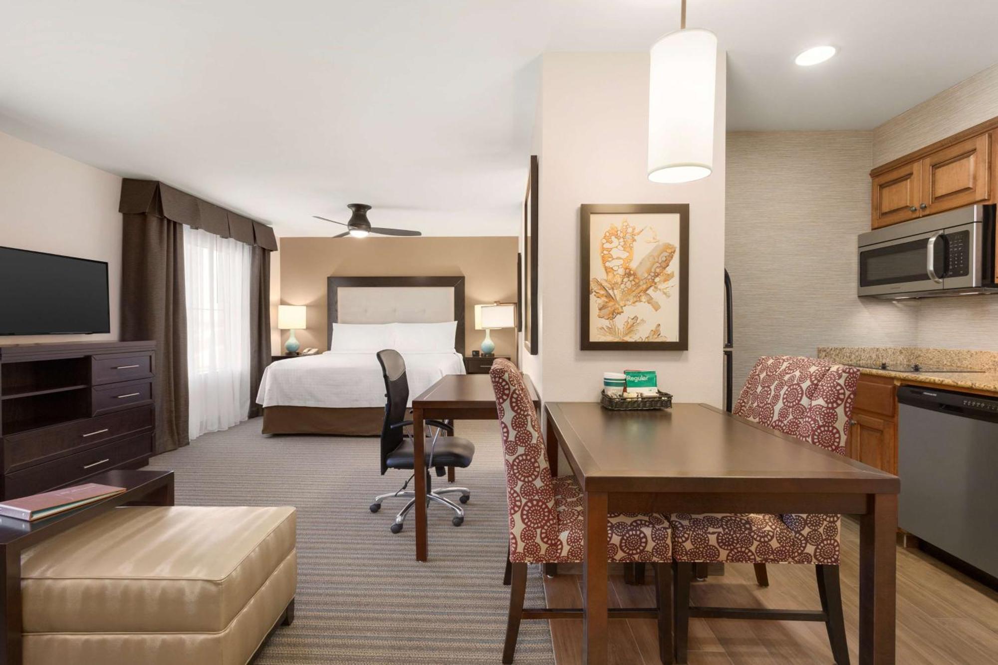 Homewood Suites By Hilton Fargo Exterior photo